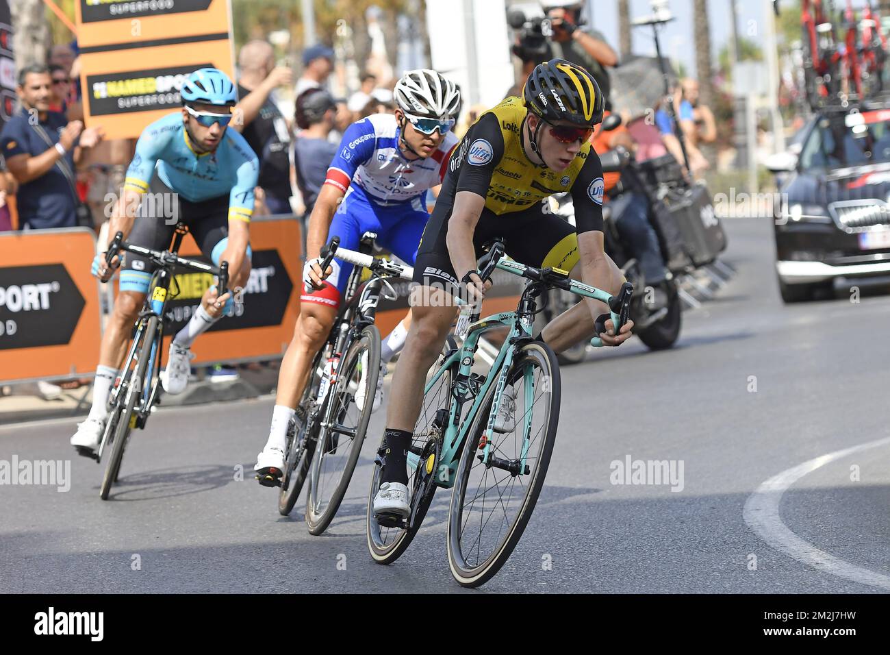 (De l'avant vers l'arrière) Floris de niveau belge de l'équipe LottoNL-Jumbo, Rudy Molard français de FDJ et l'Italien Davide Villella d'Astana Pro Team photographié en action pendant la cinquième étape de la 'Vuelta a Espana', Tour d'Espagne course cycliste, 188,7km de Grenade à Roquetas de Mar, Espagne, Mercredi 29 août 2018. BELGA PHOTO YUZURU SUNADA FRANCE OUT Banque D'Images