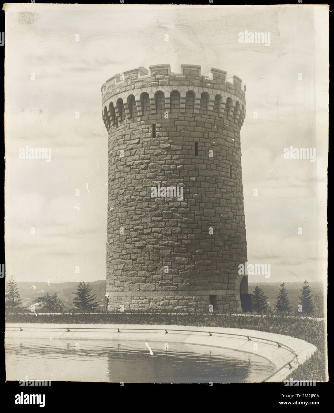 Service de distribution, Southern High Service Forbes Hill Reservoir, Masonry Water Tower, Quincy, Mass., ca. 1903 , ouvrages d'eau, tours d'eau Banque D'Images