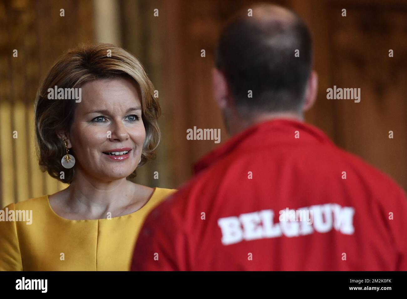 La reine Mathilde de Belgique en photo lors d'une réception du couple royal qui reçoit les médailles des Championnats d'Europe et du monde de divers sports, au Palais Royal, à Bruxelles, le jeudi 27 septembre 2018. Les médaillés des 8 premiers mois de 2018 dans les sports olympiques ou paralympiques sont invités. BELGA PHOTO DIRK WAEM Banque D'Images