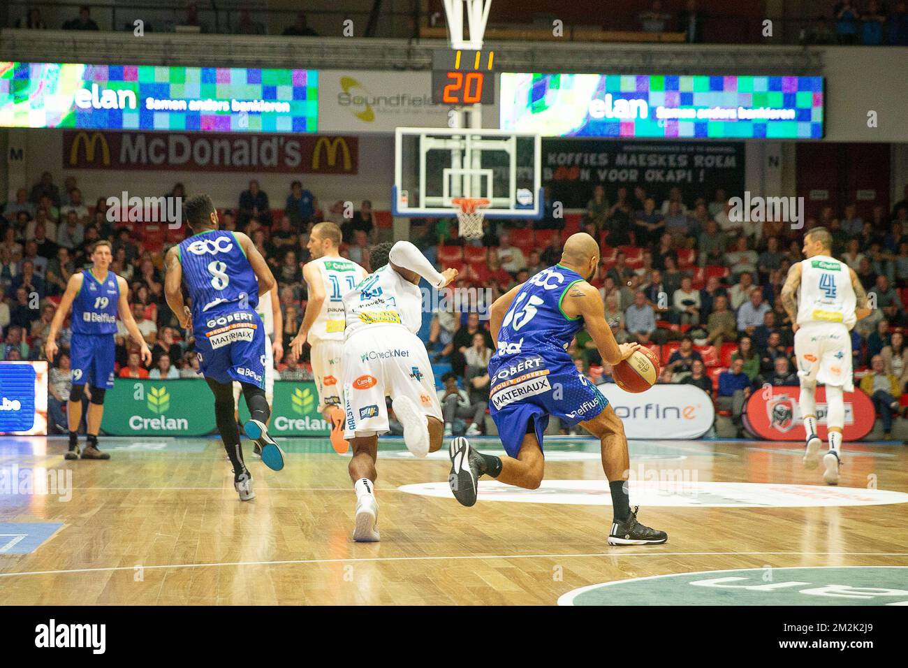 L'illustration montre le match de basket-ball entre Okapi Aalstar et Mons-Hainaut, le vendredi 28 septembre 2018 à Aalst, le premier match de la première division belge de la 'EuroMillions League'. BELGA PHOTO JAMES ARTHUR GEKIERE Banque D'Images