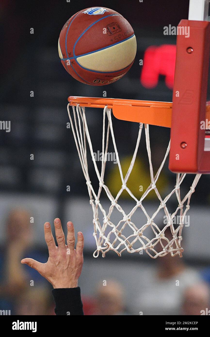 Illustration prise lors du match de basket-ball entre Spirou Charleroi et BC Telenet Oostende, vendredi 12 octobre 2018 à Charleroi, le troisième match de la première division belge de la 'EuroMillions League'. BELGA PHOTO DAVID STOCKMAN Banque D'Images