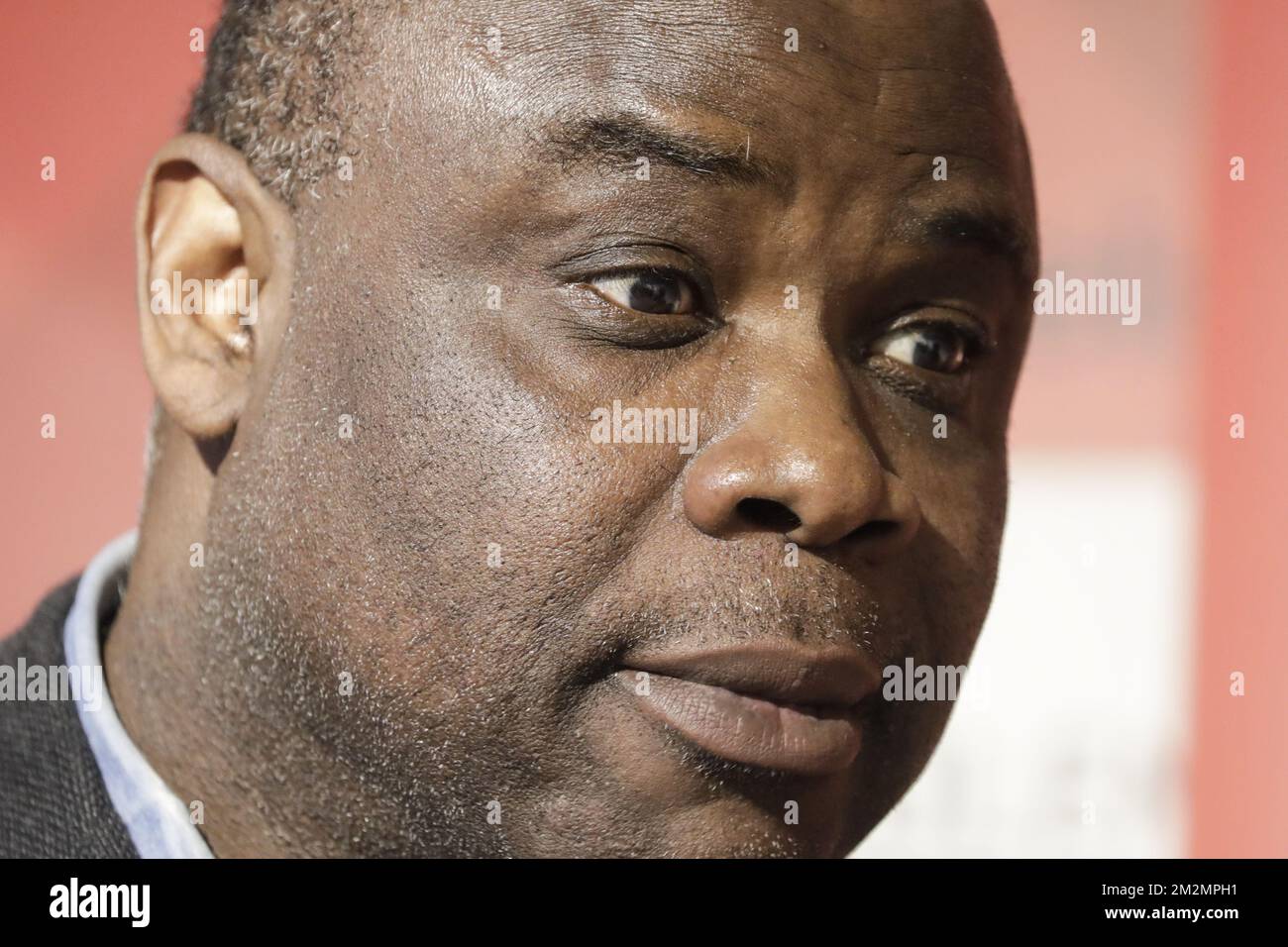 Basile Boli photographié lors de la huitième édition du prix Raymond Goethals, pour l'entraîneur dont le style était le plus proche du style de Raymond Goethals, lundi 03 décembre 2018, à Bruxelles. BELGA PHOTO THIERRY ROGE Banque D'Images