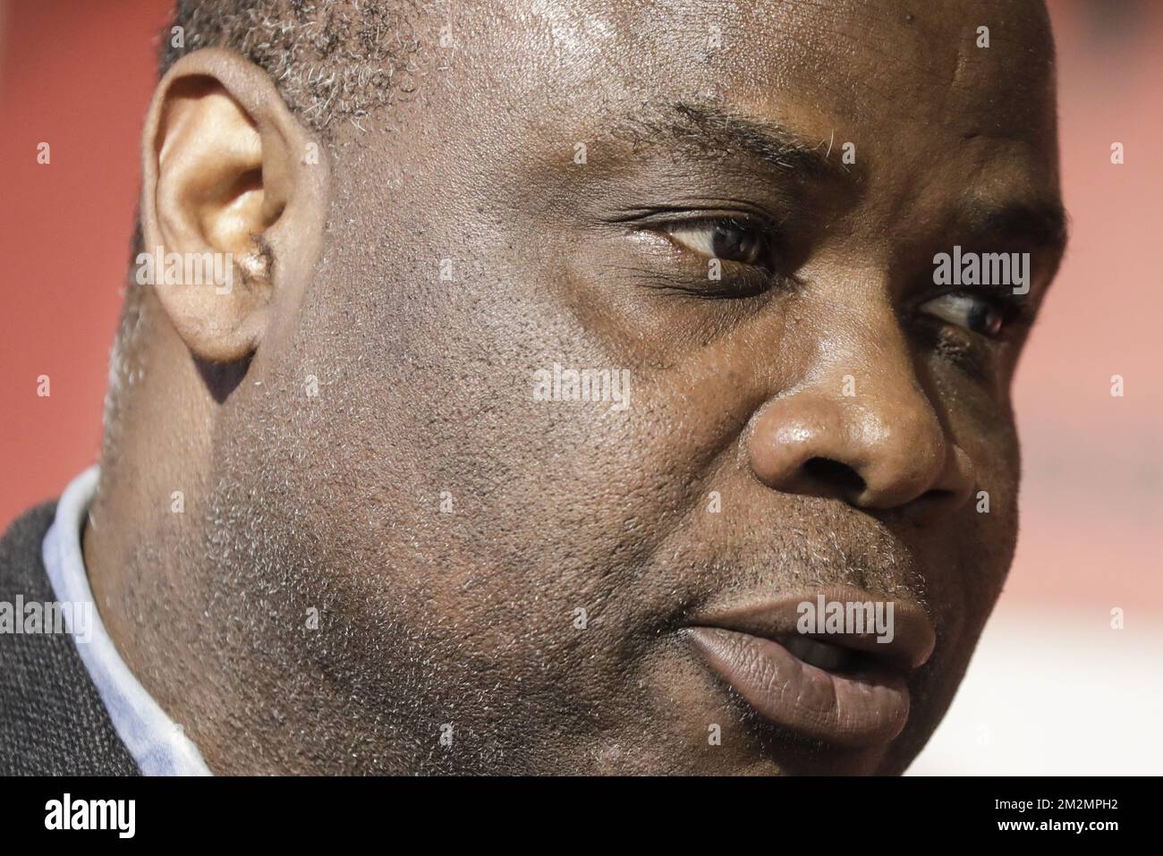 Basile Boli photographié lors de la huitième édition du prix Raymond Goethals, pour l'entraîneur dont le style était le plus proche du style de Raymond Goethals, lundi 03 décembre 2018, à Bruxelles. BELGA PHOTO THIERRY ROGE Banque D'Images