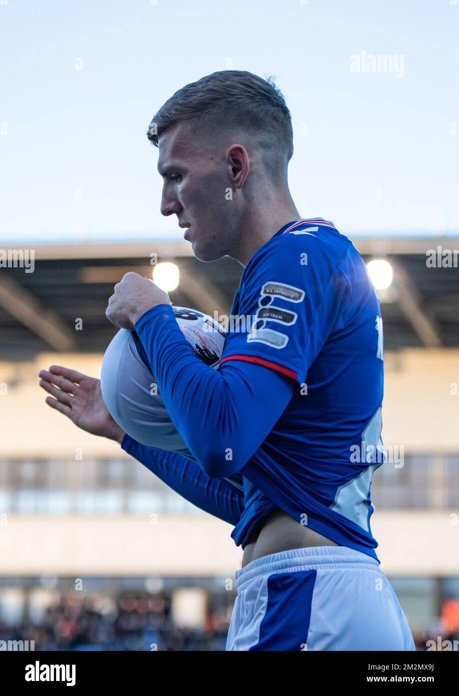 Oldham, Lancashire, Angleterre 11th décembre 2022, Oldham’s Mark Kitching, lors du club de football Athletic d’Oldham V Tortey United football Club à Boundary Park, dans la Ligue nationale (Credit image: ©Cody Froggatt) Banque D'Images