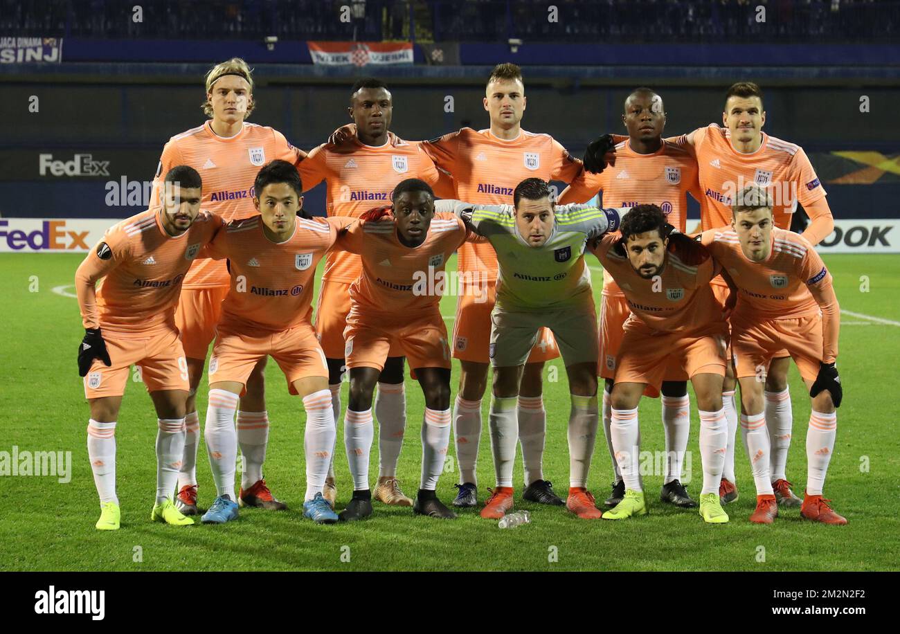 Sebastiaan Bornauw d'Anderlecht, Bubacarr Sanneh d'Anderlecht, Antonio Ante Milic d'Anderlecht, Ivan Santini d'Anderlecht, Zakaria Bakkali d'Anderlecht, Ryota Morioka d'Anderlecht, Dennis Appiah d'Anderlecht, Frank Boeckx, gardien de but d'Anderlecht, Kenneth Kenny Saief d'Anderlecht et Pieter Gerkens d'Anderlecht photographiés pendant le match entre l'équipe belge RSCA Anderlecht et l'équipe croate Dinamo Zagreb, à Zagreb, le jeudi 13 décembre 2018, leur premier match du sixième jour de la scène du groupe Europa League. BELGA PHOTO VIRGINIE LEFOUR Banque D'Images