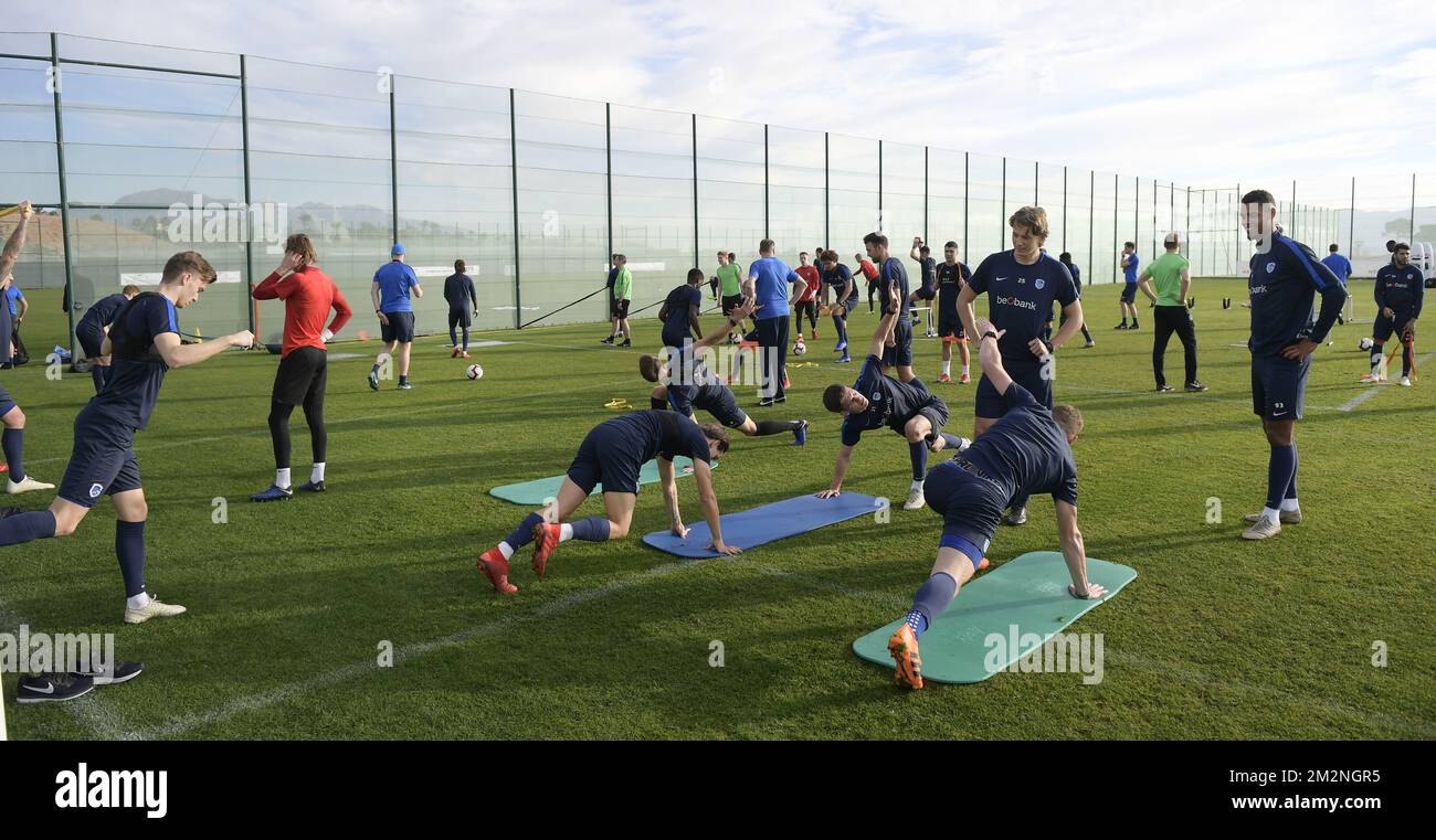 Les joueurs de Genk photographiés pendant la deuxième journée d'entraînement au camp d'entraînement d'hiver de l'équipe belge de football de première division KRC Racing Genk, à Benidorm, Espagne, le lundi 07 janvier 2019. BELGA PHOTO YORICK JANSENS Banque D'Images