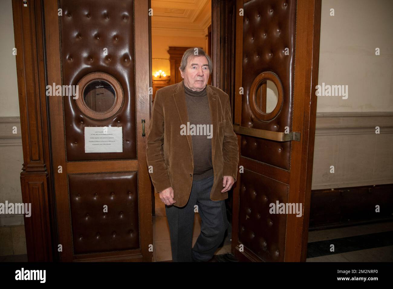 Serge Kubla photographié au début de l'affaire Duferco devant le tribunal pénal de Bruxelles, le mercredi 14 décembre 2022. Une dizaine de personnes ont été accusées dans cette affaire, dont la société Duferco, un représentant de l'État congolais et l'ancien ministre wallon de l'économie Serge Kubla, pour des actes de corruption, de falsification, d'utilisation de la falsification et du blanchiment. BELGA PHOTO NICOLAS MATERLINCK Banque D'Images