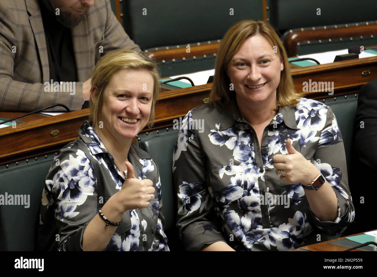 Inez de Coninck de N-va et Daphne Dumery de N-va photographiés lors d'une séance plénière de la Chambre au Parlement fédéral, à Bruxelles, le jeudi 24 janvier 2019. BELGA PHOTO NICOLAS MATERLINCK Banque D'Images