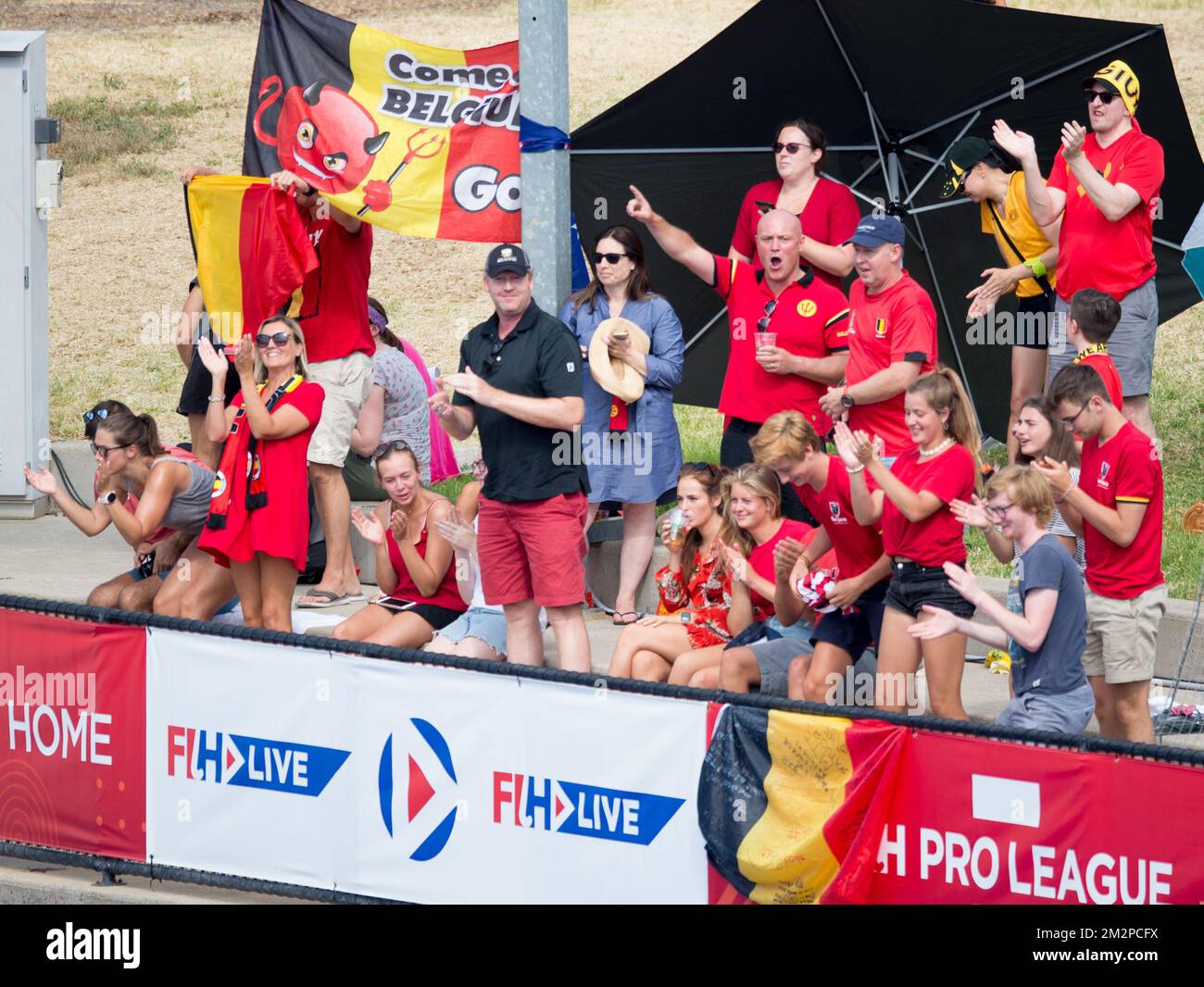 Les fans belges réagissent après le dernier buzzer lors d'un match de hockey Pro League entre l'Australie et les Lions rouges belges à Parkville, en Australie, le dimanche 03 février 2019. BELGA PHOTO THEO KARAIKOS Banque D'Images