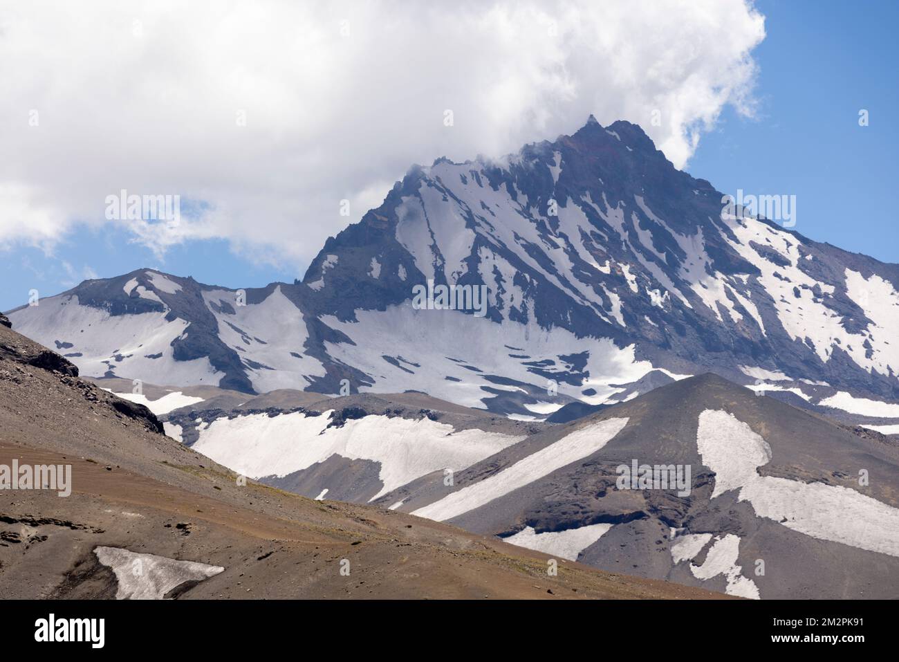 Volcan Planchón-Peteroa à Paso Vergara - traverser la frontière du Chili à l'Argentine tout en voyageant en Amérique du Sud Banque D'Images