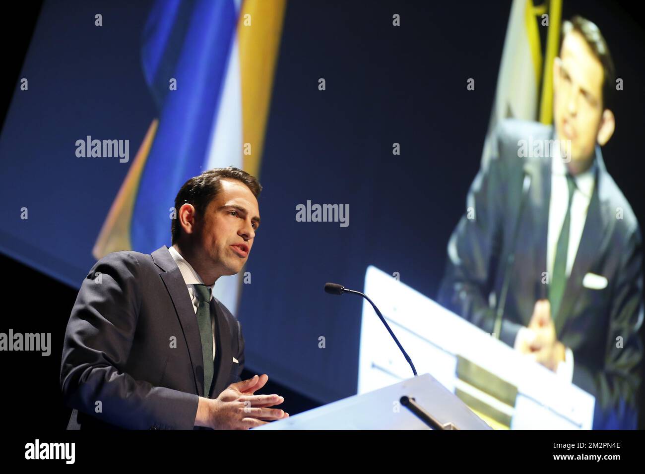 Tom Van Grieken, président de Vlaams Belang, prononce un discours devant un parti congres du parti d'extrême-droite flamand Vlaams-Belang, à Asse, le samedi 16 février 2019. BELGA PHOTO NICOLAS MATERLINCK Banque D'Images