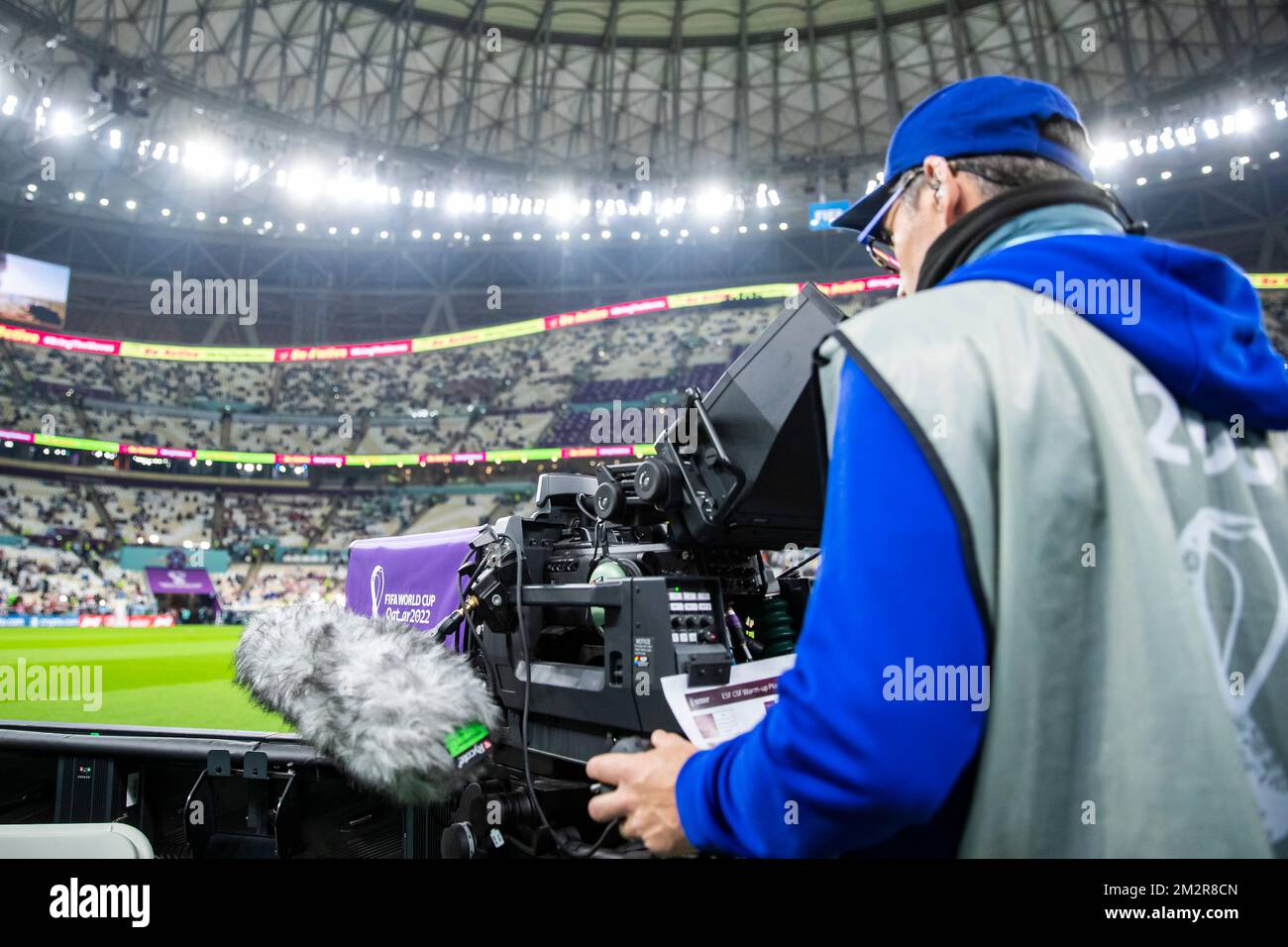 Lusail, Qatar. 13th décembre 2022. Football: Coupe du monde, Argentine - Croatie, finale, demi-finale, stade Lusail, TV - les caméras sont dans le stade crédit: Tom Weller/dpa/Alay Live News Banque D'Images