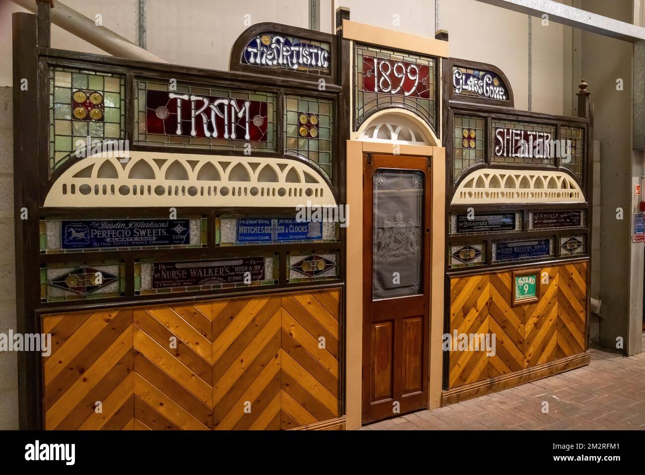 1899 Tram Shelter, Musée national du tramway, Crich, Matlock, Derbyshire, Angleterre. Banque D'Images