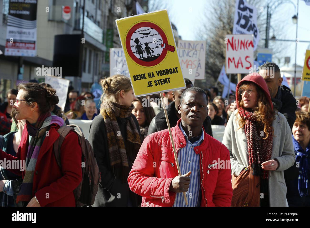 La deuxième manifestation nationale contre le racisme organisée par le paltform 21/03 rassemblant cent vingt associations, dimanche 24 mars 2019. BELGA PHOTO NICOLAS MATERLINCK Banque D'Images