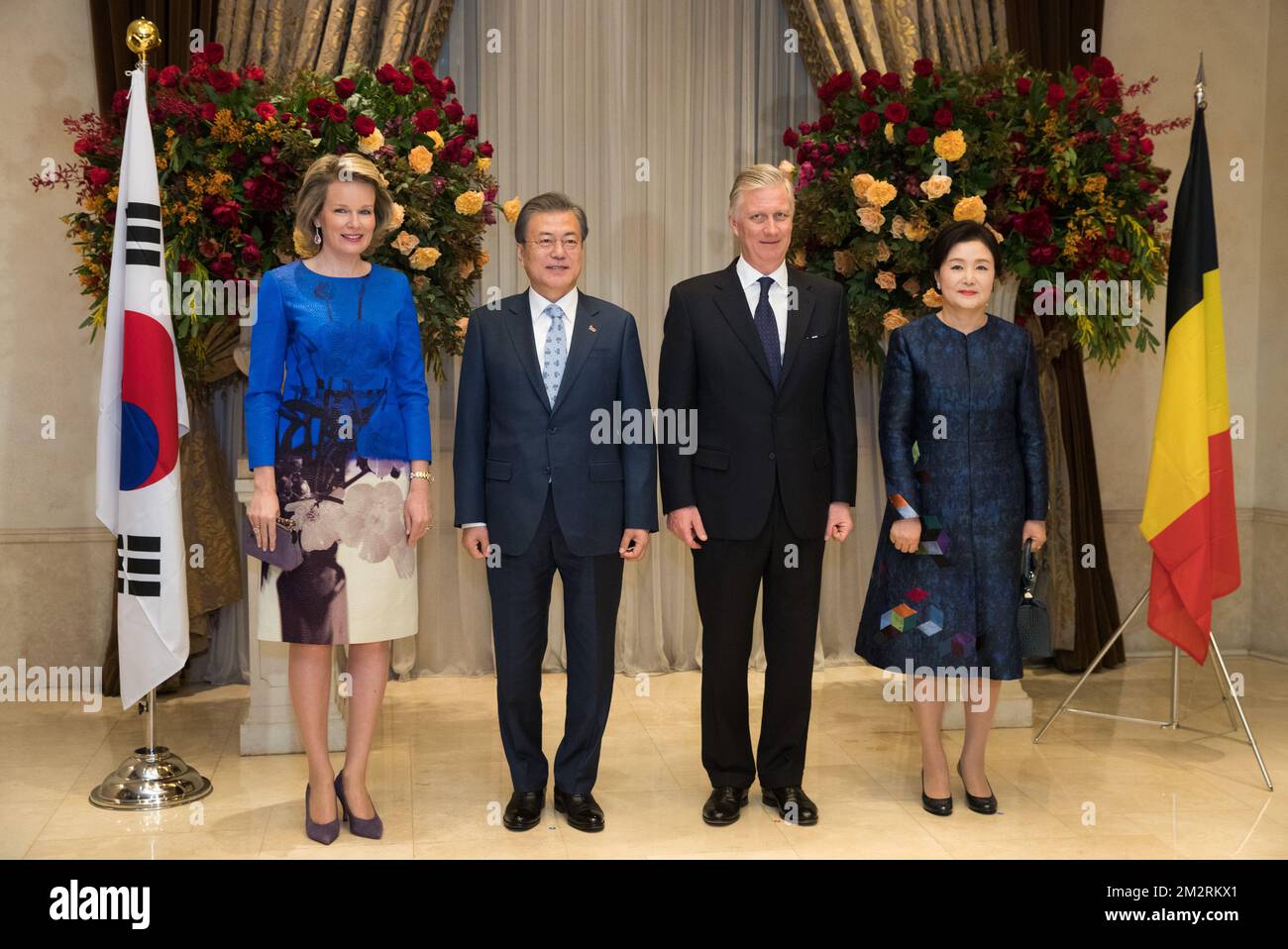 La reine Mathilde et le roi Philippe - Filip de Belgique, le président sud-coréen Jae-in Moon et son épouse Kim Jung-sook posent pour les photographes avant un concert belge officiel et une réception de réseautage, le troisième jour d'une visite d'État à Séoul, en Corée du Sud, le mercredi 27 mars 2019. Le couple royal belge effectue une visite d'État de quatre jours en Corée du Sud. BELGA PHOTO BENOIT DOPPAGNE Banque D'Images