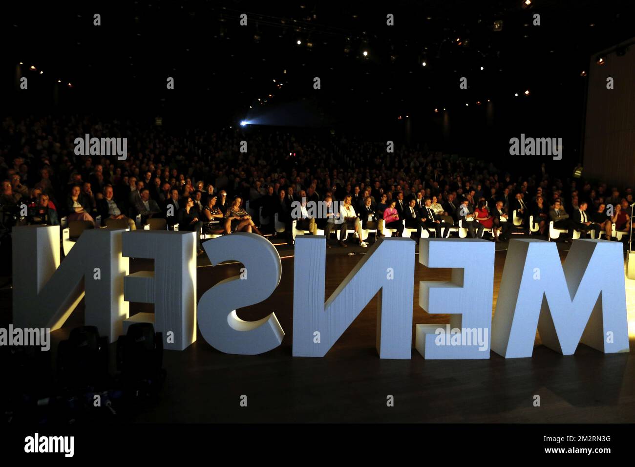 L'illustration montre un congrès du parti d'extrême-droite flamand Vlaams Belang concernant le programme des prochaines élections, samedi 30 mars 2019 à Gand. BELGA PHOTO NICOLAS MATERLINCK Banque D'Images