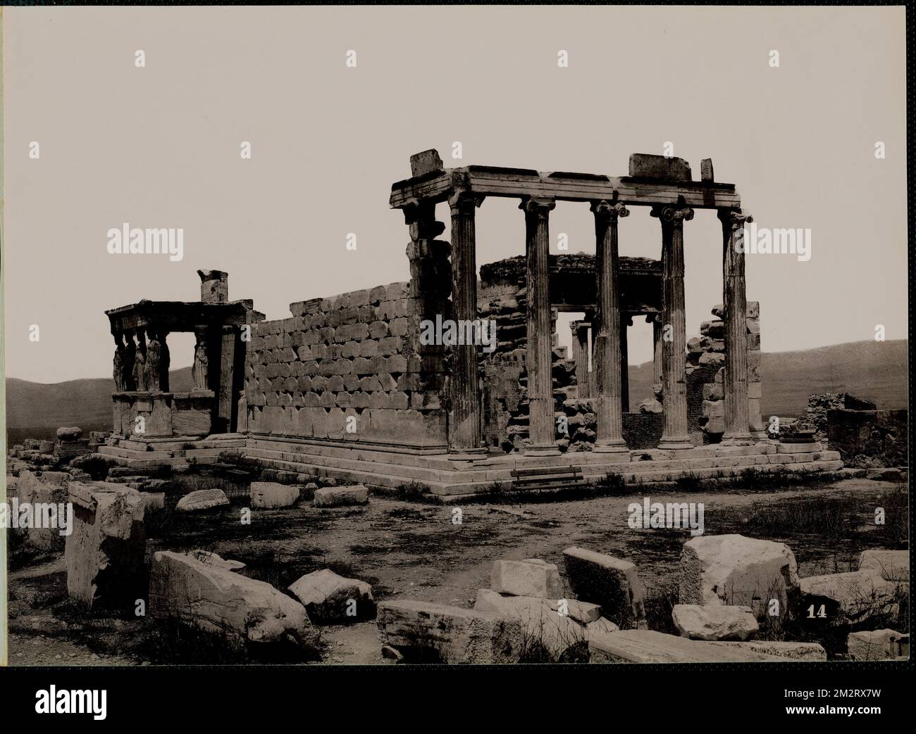 Érechthéion et Caryatides, sud , temples grecs, sites archéologiques, Erechtheum Athènes, Grèce. Collection Nicholas Catsimpolas Banque D'Images