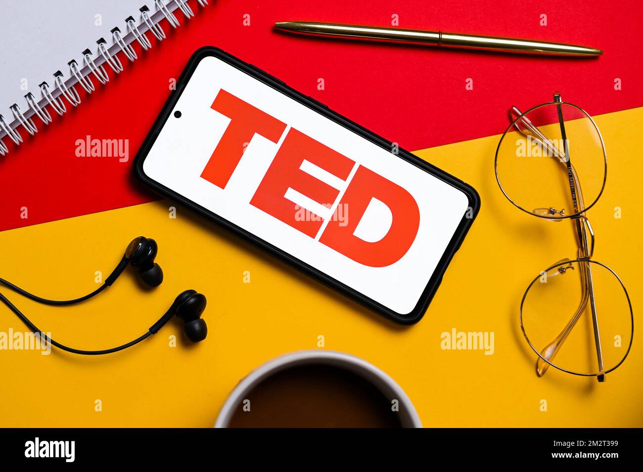 Pologne. 10th décembre 2022. Sur cette photo, un logo TED apparaît sur un smartphone. (Photo de Mateusz Slodkowski/SOPA Images/Sipa USA) crédit: SIPA USA/Alay Live News Banque D'Images