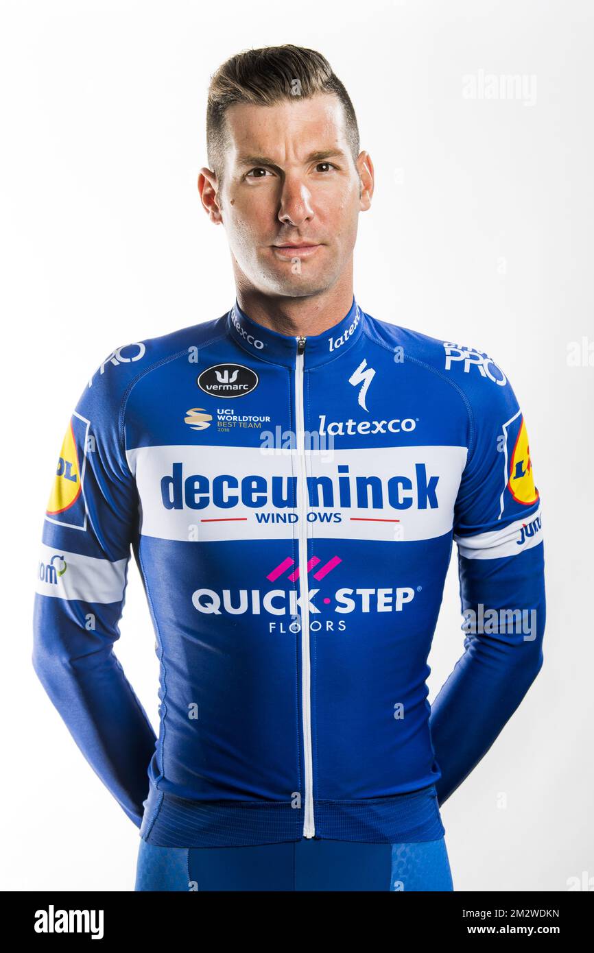 Italien Fabio Sabatini de Deceuninck - Quick-Step pose pour le photographe  à la présentation de l'équipe avant la course cycliste Baloise Belgium  Tour, mardi 11 juin 2019, à Sint-Niklaas. BELGA PHOTO JASPER