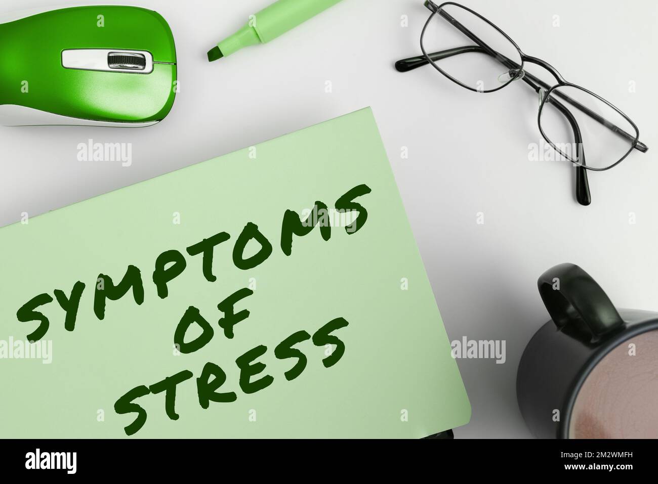 Signe de texte montrant les symptômes du stress. Photo conceptuelle servant de symptôme ou de signe en particulier de quelque chose de indésirable Banque D'Images