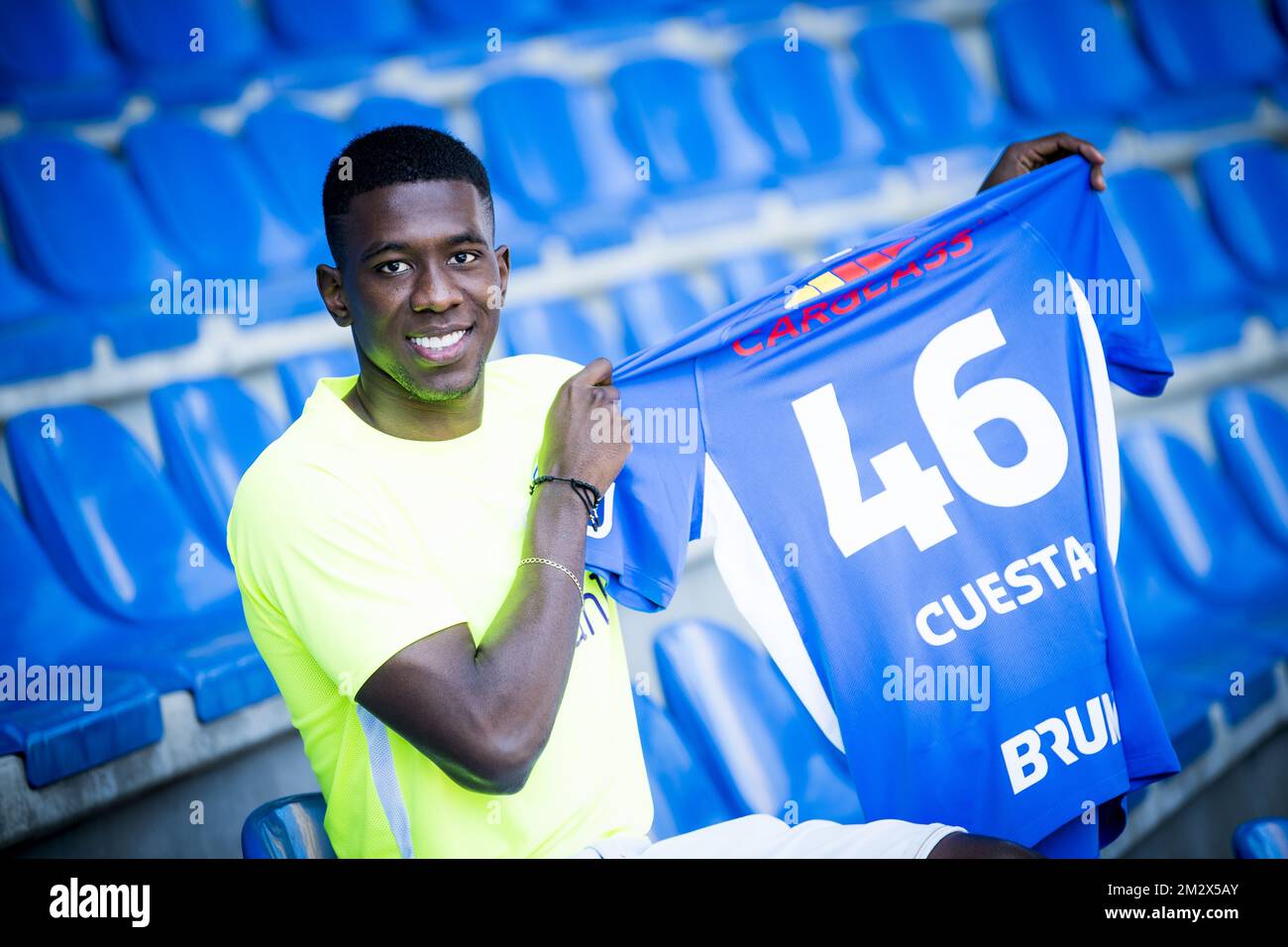 Genk le nouveau joueur colombien Carlos Cuesta pose pour le photographe lors d'une conférence de presse pour présenter les nouveaux joueurs de KRC Genk, avant le début de la saison 2019-2020 de la Ligue belge Jupiler Pro. Jeudi 04 juillet 2019. BELGA PHOTO JASPER JACOBS Banque D'Images