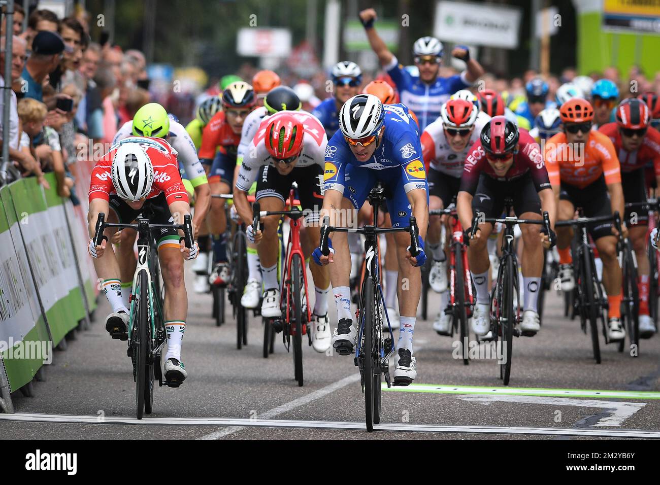 L'illustration montre le sprint lors de la quatrième étape de la course  cycliste 'Binckbank Tour', de Riemst, Belgique à Venray, pays-Bas (191,4  km), vendredi 16 août 2019. BELGA PHOTO DAVID STOCKMAN Photo