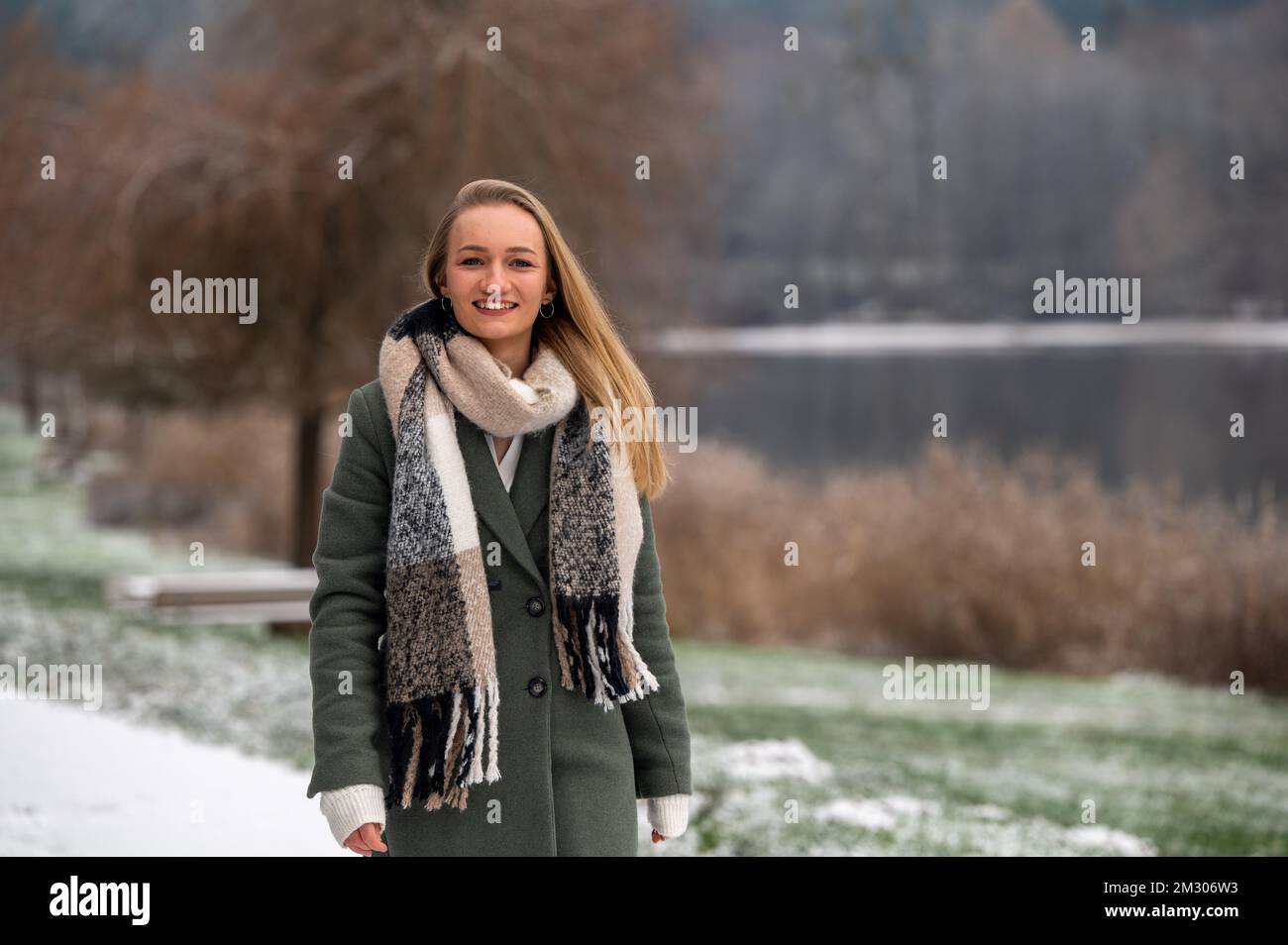 Losheim am See, Allemagne. 14th décembre 2022. Emily Vontz (SPD) part au réservoir de Losheim. L'homme de 22 ans de la Sarre monte pour Maas (SPD) au Bundestag et est le plus jeune membre. Credit: Harald Tittel/dpa/Alay Live News Banque D'Images