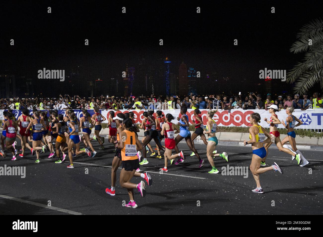 La course marathon féminine le premier jour des Championnats du monde d'athlétisme de l'IAAF à Doha, Qatar, le vendredi 27 septembre 2019. Les mondes ont lieu du 27 septembre au 6 octobre. BELGA PHOTO DIRK WAEM Banque D'Images