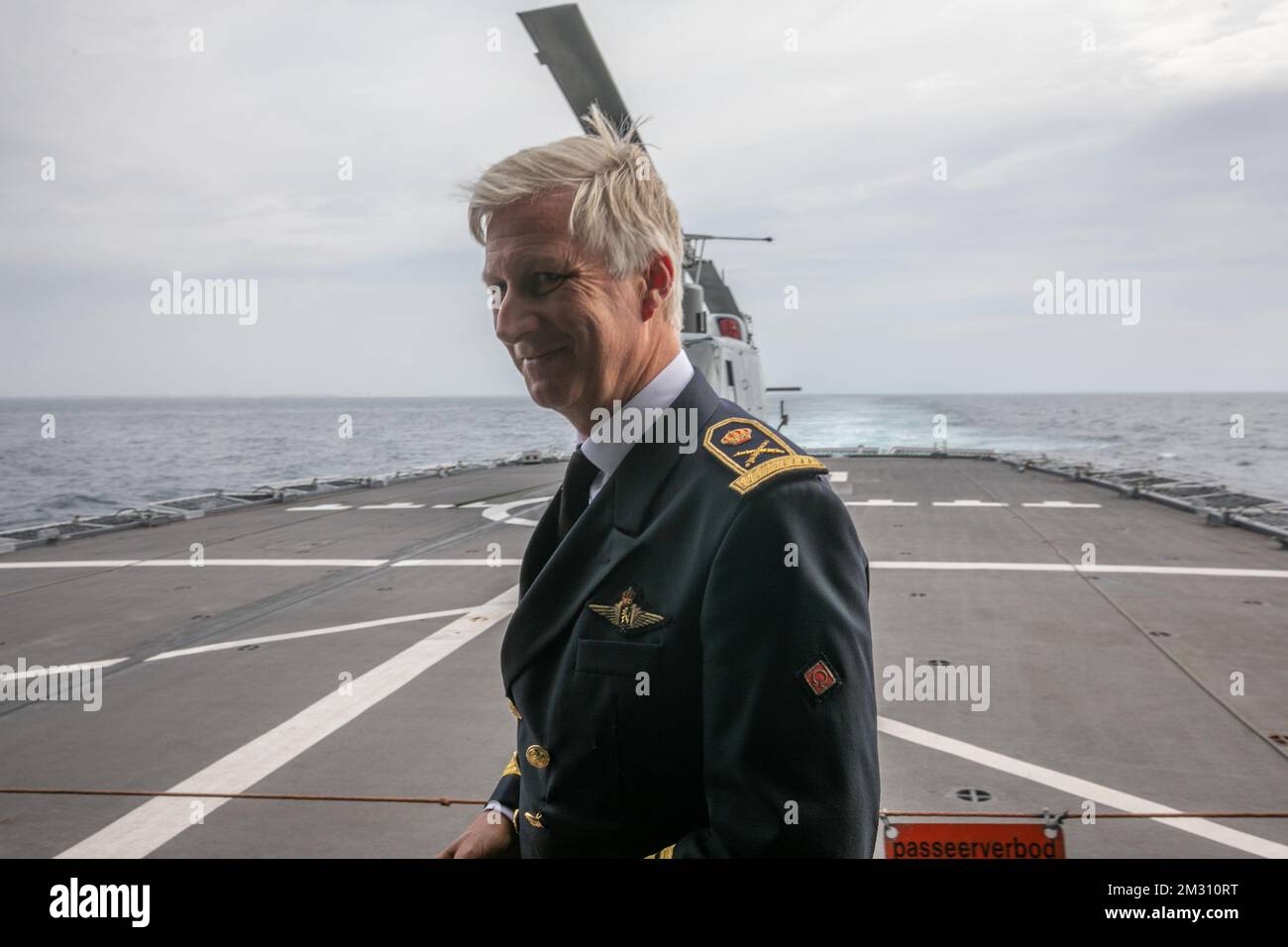 Roi Philippe - Filip de Belgique photographié lors d'une visite à la frégate de Léopold I de la défense belge dans le détroit de Gibraltar, vendredi 11 octobre 2019. BELGA PHOTO POOL OLIVIER MATTYS Banque D'Images