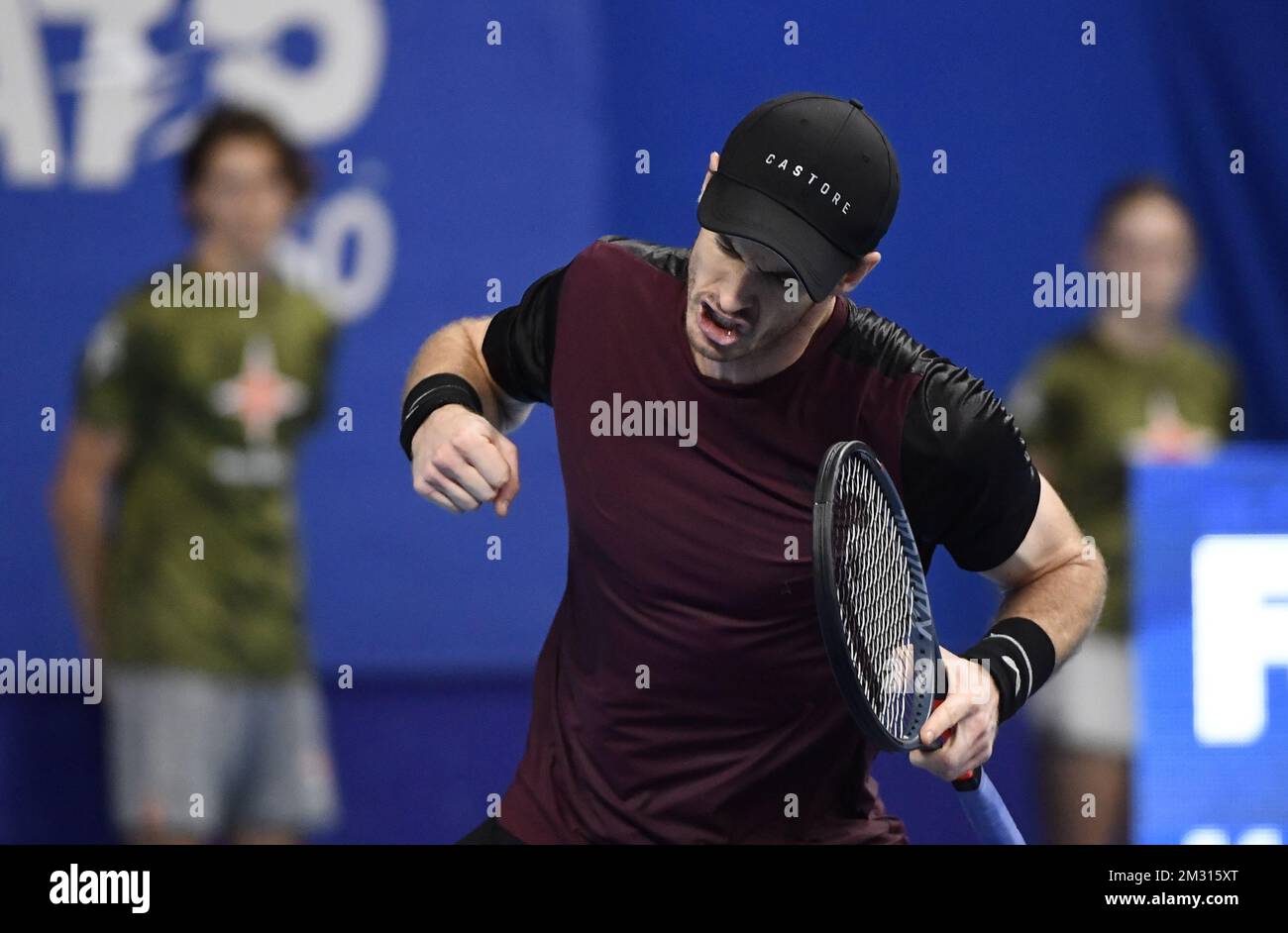 Le Britannique Andy Murray réagit lors d'un match de tennis contre le  Suisse Stanislas Wawrinka, lors de la finale du tournoi de singles hommes à  l'European Open ATP Anvers, dimanche 20 octobre