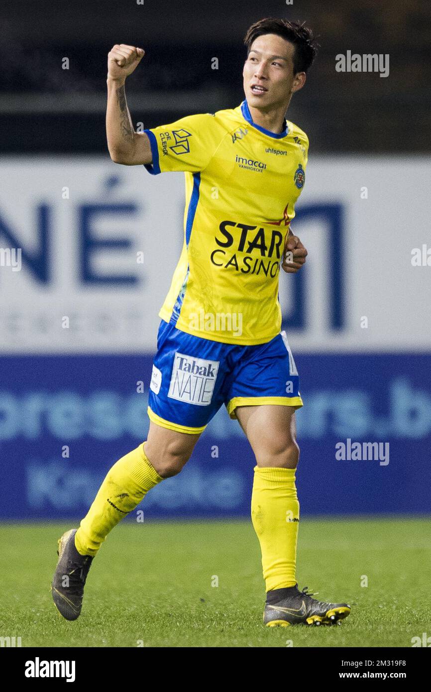 Yuki Kobayashi, de Waasland-Beveren, célèbre après avoir marqué un match de football entre Waasland-Beveren et KV Mechelen, le dimanche 27 octobre 2019 à Beveren-Waas, le 12 e jour de la saison de championnat belge de football de la « Jupiler Pro League » 2019-2020. BELGA PHOTO JASPER JACOBS Banque D'Images