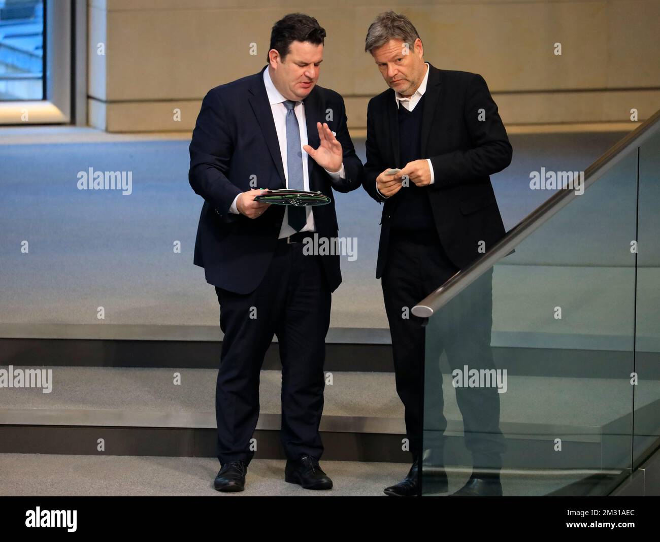 Berlin, Allemagne, 14 décembre 2022. Le ministre fédéral allemand du travail et des affaires sociales, Hubertus Heil, a eu une conversation avec le ministre fédéral allemand de l'économie et de la protection du climat, Robert Habeck. Crédit : Juergen Nowak/Alay Live News Banque D'Images