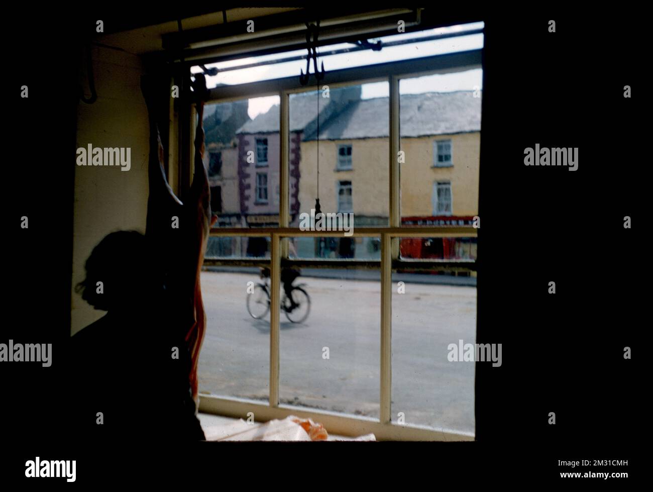 Du marché de la viande, Castleisland, Butcher boutiques, Windows. Collection Edmund L. Mitchell Banque D'Images