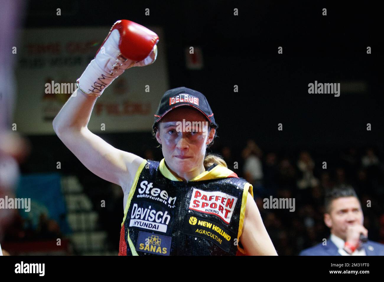 Persoon belge de Delfine photographié pendant le combat entre persoon belge de Delfine et Helen Joseph nigériane pour le titre de super poids féminin WBA World, lundi 11 novembre 2019, à Ostende. BELGA PHOTO KURT DESPLENTER Banque D'Images