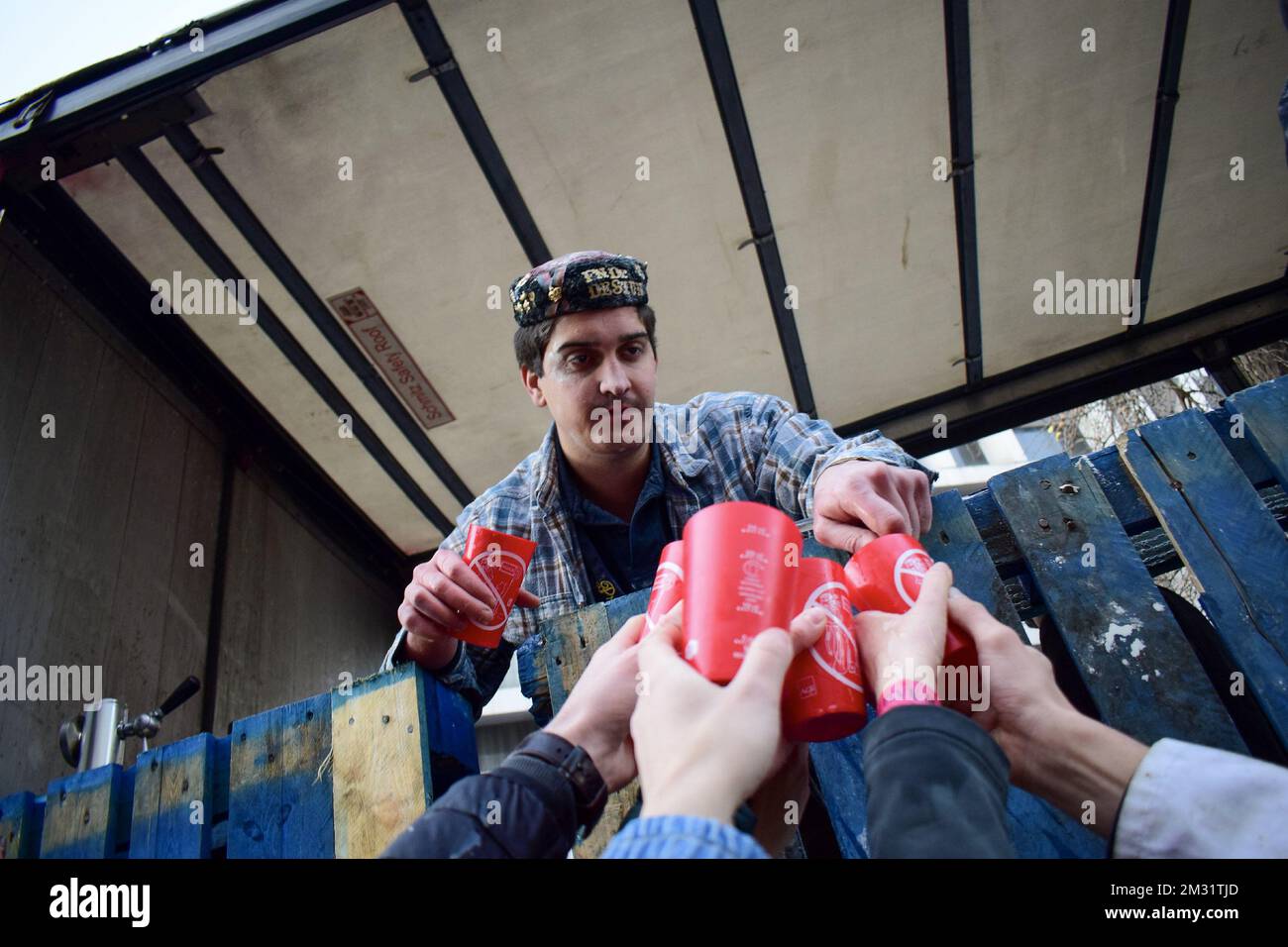 Photo concernant l'article de Belga 'Environ 4,000 etudiants ont fete la Saint-Nicolas dans les rues de Namur', distribué aujourd'hui, dans NAMUR. MEILLEURE QUALITÉ DISPONIBLE - BELGA PHOTO MAXIME ASSELBERGHS Banque D'Images