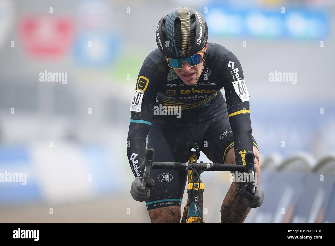 Le Belge Andreas Goeman franchit la ligne d'arrivée à la course U23 du GP Sven Nys, la sixième étape du concours DVV Trophy Cyclocross, mercredi 01 janvier 2020 à Baal, Belgique. BELGA PHOTO DAVID STOCKMAN Banque D'Images