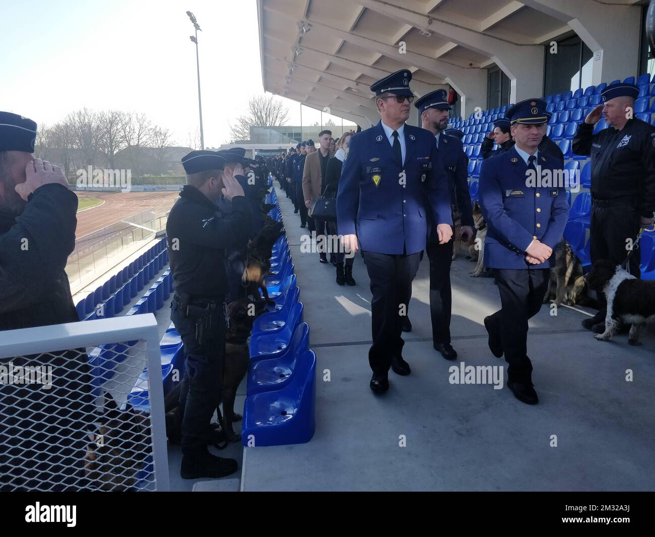 Un service de commémoration organisé par la police de Damme-Knokke-Heist, à Knokke, le vendredi 07 février 2020. Le service est organisé pour deux chiens de police, Drago et Blue, qui sont morts dans un accident de voiture impliquant une voiture de police le week-end dernier. BELGA PHOTO MAAIKE TIJSSENS Banque D'Images