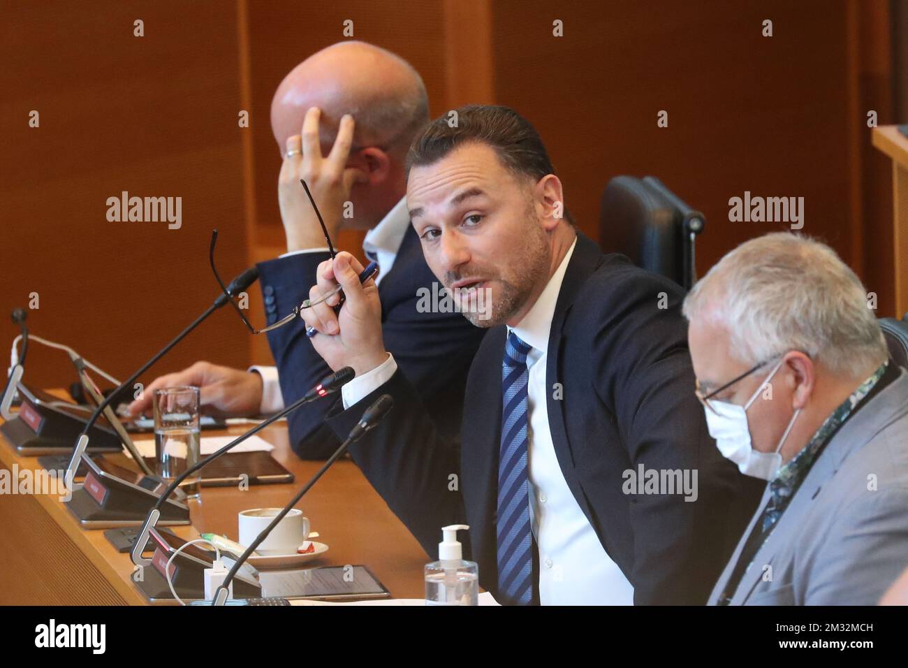 PS' JeanCharles Luperto photographié lors d'une session plénière du