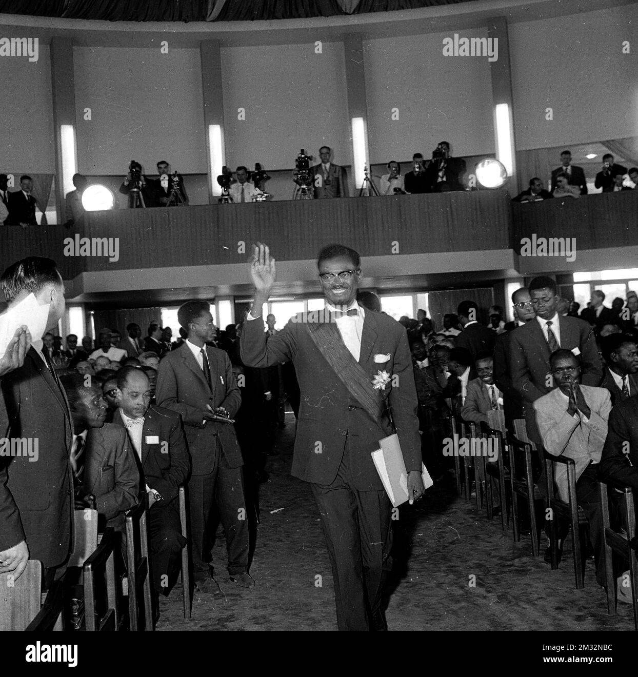 19600630 - LEOPOLDVILLE, CONGO: Le premier Premier ministre de la République du Congo, Patrice Emery Lumumba, après avoir prononcé un discours le 30 juin 1960 à Leopoldville, Congo. (Archives Belga) Banque D'Images