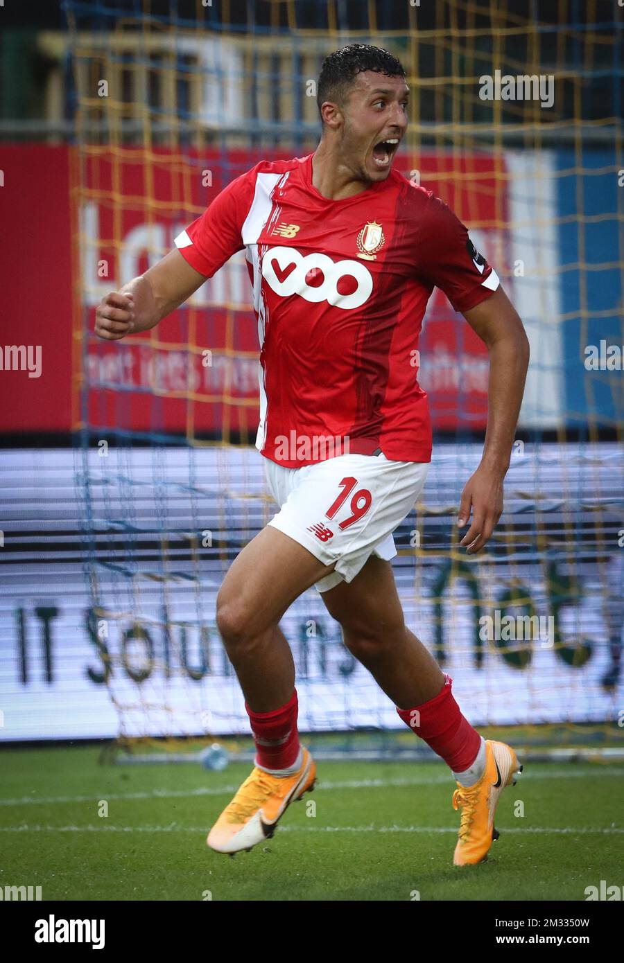 Selim Amallah de Standard célèbre après avoir marqué lors d'un match de football entre Waasland-Beveren et Standard de Liège, le lundi 17 août 2020 à Beveren, le jour 2 de la première division de la « Jupiler Pro League » du championnat belge de football. BELGA PHOTO VIRGINIE LEFOUR Banque D'Images
