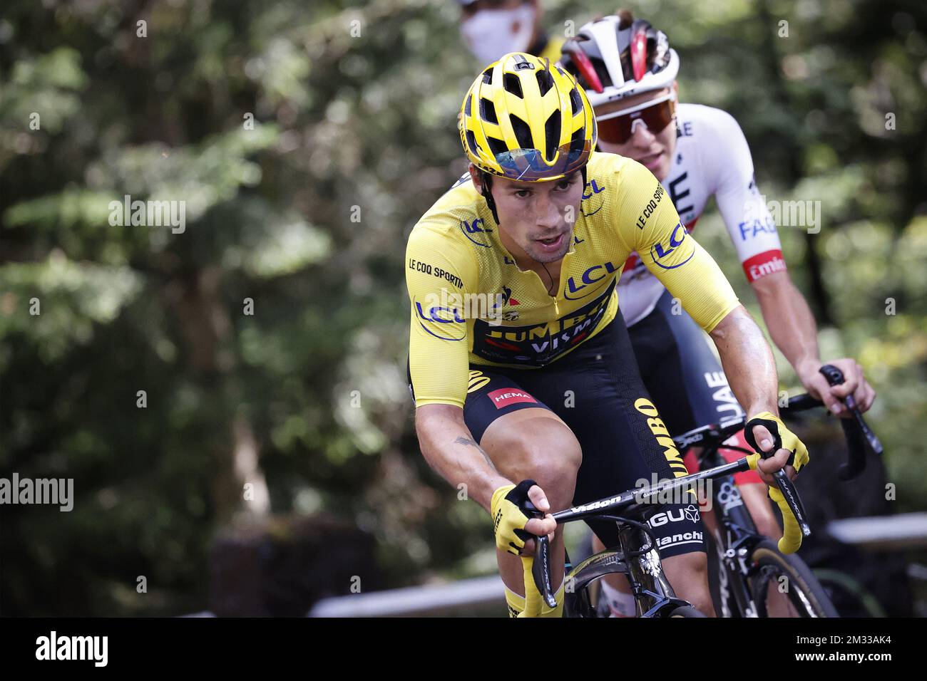 Primoz Rogall de Team Jumbo - Visma en action pendant la phase 13 de l'édition 107th de la course cycliste Tour de France de Chatel-Guyon au Puy Mary Cantal (191,5 km), en France, vendredi 11 septembre 2020. Le Tour de France de cette année a été reporté en raison de la pandémie mondiale de Covid-19. La course 2020 commence à Nice le samedi 29 août et se termine le 20 septembre. BELGA PHOTO YUZURU SUNADA FRANCE OUT Banque D'Images