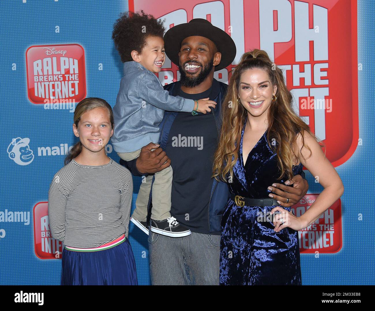 Stephen Twitch Boss Cause De Sa Mort DJ, danseur et producteur Stephen 'twitch' Boss mourut 13 décembre 2022 de  suicide à l'âge de 40 ans à Los Angeles, ca. Allison Holker et Stephen ' twitch' Boss arrivant à la première