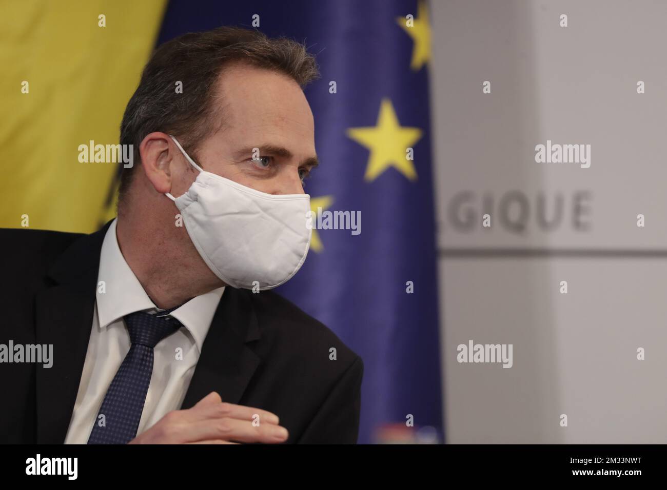 Oliver Paasch, ministre allemand de la Communauté, a pris la photo lors d'une conférence de presse après une réunion du comité consultatif avec les ministres du gouvernement fédéral, des gouvernements régionaux et des gouvernements communautaires, à Bruxelles, le vendredi 16 octobre 2020. Cette réunion avec les différents gouvernements est appelée lorsque des questions impliquant plusieurs niveaux sont discutées. Le comité se réunit aujourd'hui dans un contexte de préoccupations croissantes quant à l'augmentation du nombre moyen d'infections à Covid-19 supplémentaires en Belgique. BELGA PHOTO POOL STEPHANIE LECOCQ Banque D'Images