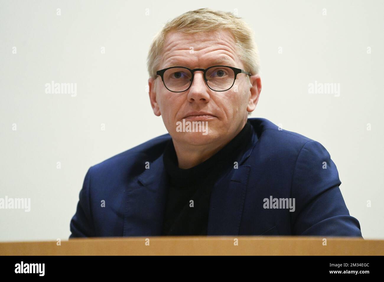 Le vice-premier ministre et ministre de la mobilité, Georges Gilkinet, en photo lors d'une session de la commission de la mobilité, des entreprises publiques et des infrastructures, le mercredi 10 février 2021, au Parlement fédéral à Bruxelles. Au cours de la session d'aujourd'hui, la tarification et la fermeture des comptoirs de quarante gares ferroviaires seront discutées. BELGA PHOTO LAURIE DIEFFEMBACQ Banque D'Images