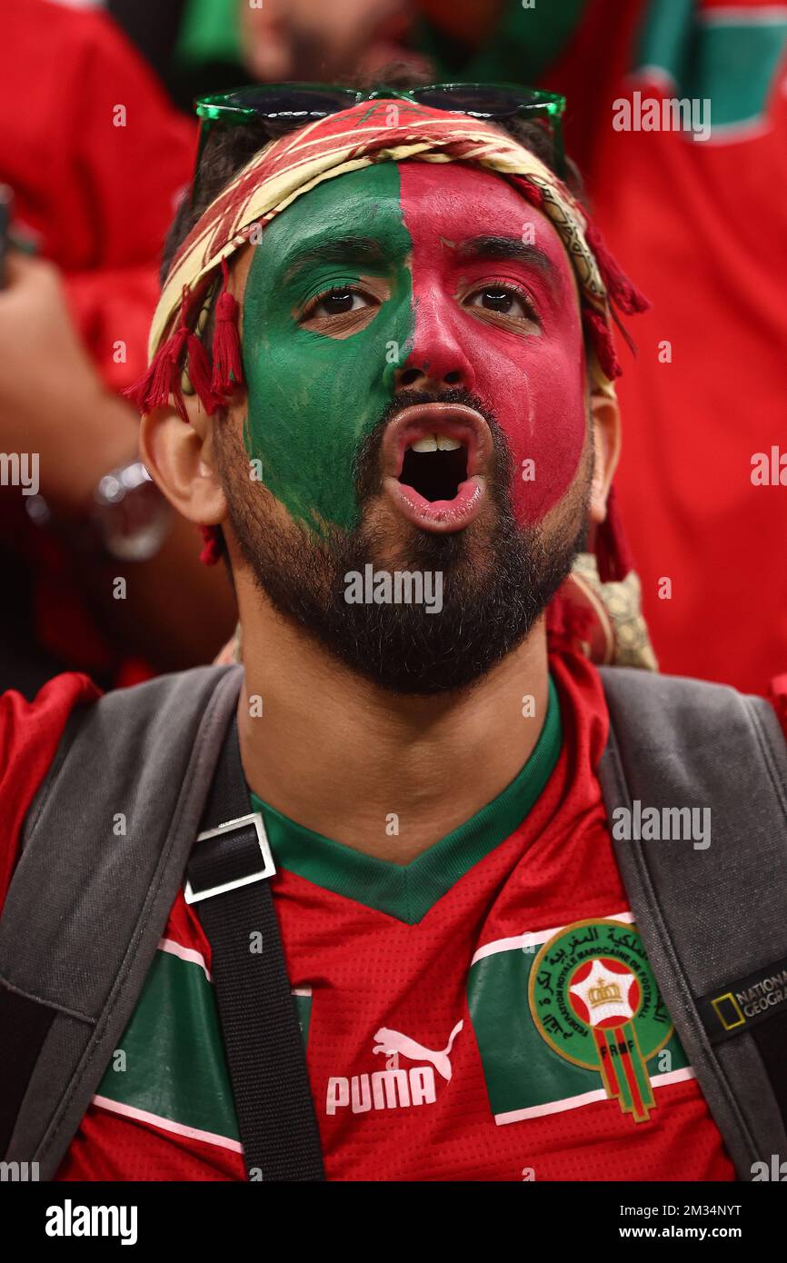 Al Khor, Qatar. 14th décembre 2022. Un fan marocain soutient son équipe lors du match de demi-finale de la coupe du monde de la FIFA 2022 au stade Al Bayt à Al Khor, Qatar sur 14 décembre 2022. Photo de Chris Brunskill/UPI crédit: UPI/Alay Live News Banque D'Images
