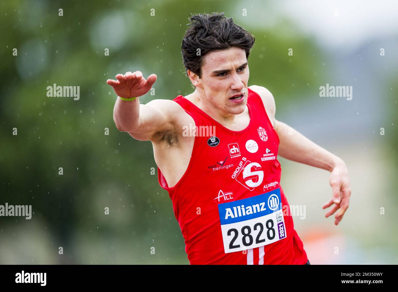 Tuur bras Belge photographié en action lors de la course d'hommes à 400 mètres haies lors d'une réunion de micro-athlétisme organisée par la fédération flamande d'athlétisme (Vlaamse Athletiekliga) à Lier, samedi 08 mai 2021. BELGA PHOTO JASPER JACOBS Banque D'Images