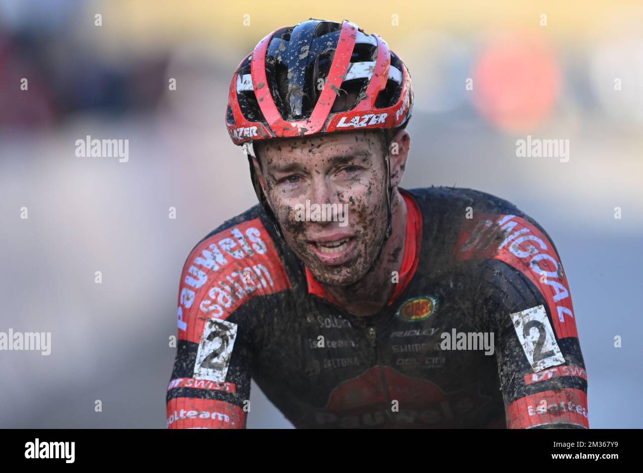 Le Belge Laurens Sweeck célèbre sa victoire dans la course d'élite masculine du Kermiscross cyclocross à Ardooie, jeudi 21 octobre 2021. BELGA PHOTO DAVID STOCKMAN Banque D'Images