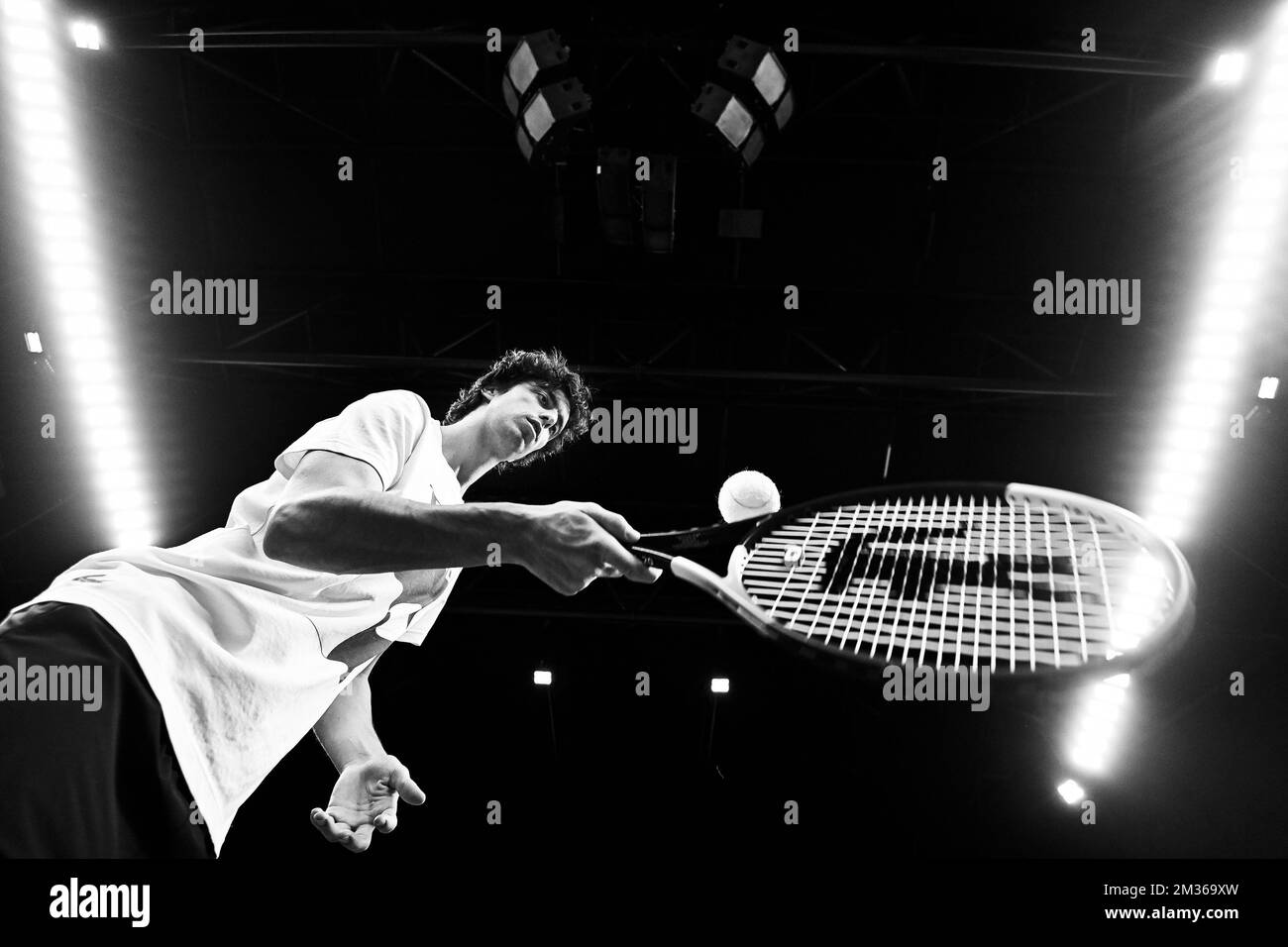 Tennis Freestyler Stefan Bojic photographié en action au tournoi européen Open de tennis ATP, à Anvers, samedi 23 octobre 2021. BELGA PHOTO LAURIE DIEFFEMBACQ Banque D'Images