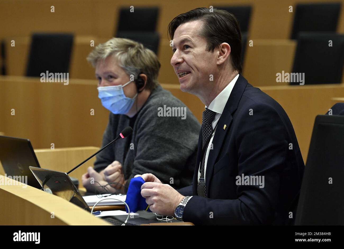 Steven Creyelman de Vlaams Belang photographié lors d'une session de la commission de la Chambre pour la santé et l'égalité des chances au Parlement fédéral sur l'obligation de vaccination, à Bruxelles, le mardi 01 février 2022. BELGA PHOTO ERIC LALMAND Banque D'Images