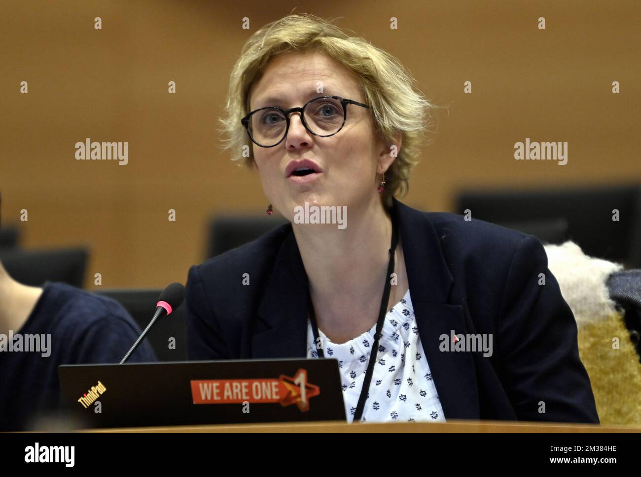 Sofie Merckx DE PVDA/PTB photographié lors d'une session de la Commission de la Chambre pour la Santé et l'égalité des chances au Parlement fédéral sur l'obligation de vaccination, à Bruxelles, le mardi 01 février 2022. BELGA PHOTO ERIC LALMAND Banque D'Images